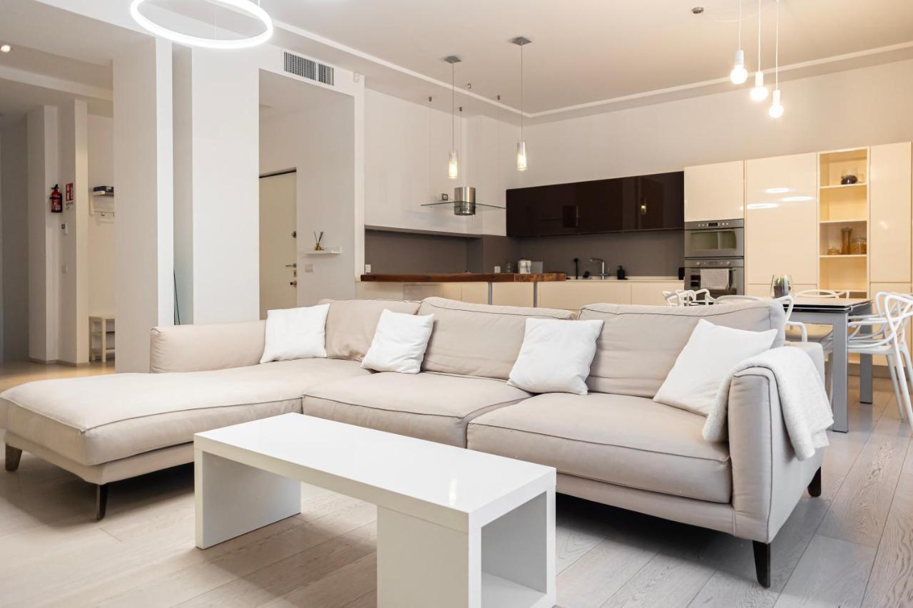 Elegante E Spazioso Quadrilocale In Porta Venezia 米兰 外观 照片